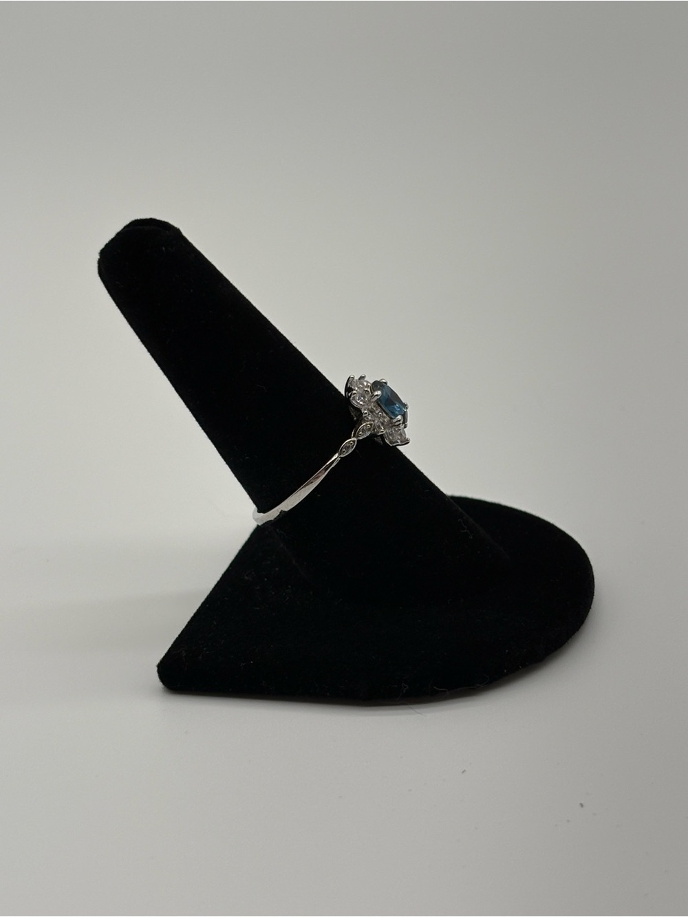 Silver Blue Oval Halo Ring Size 9 Women Jewelry - Picture 3 of 4